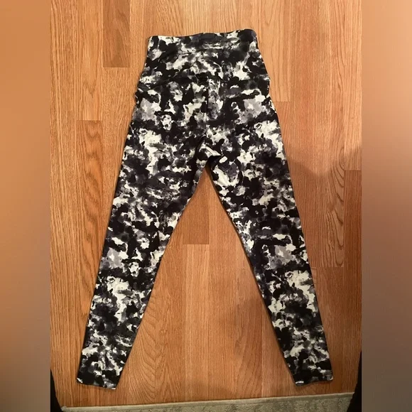 Balance Collections leggings never worn - Picture 2 of 2